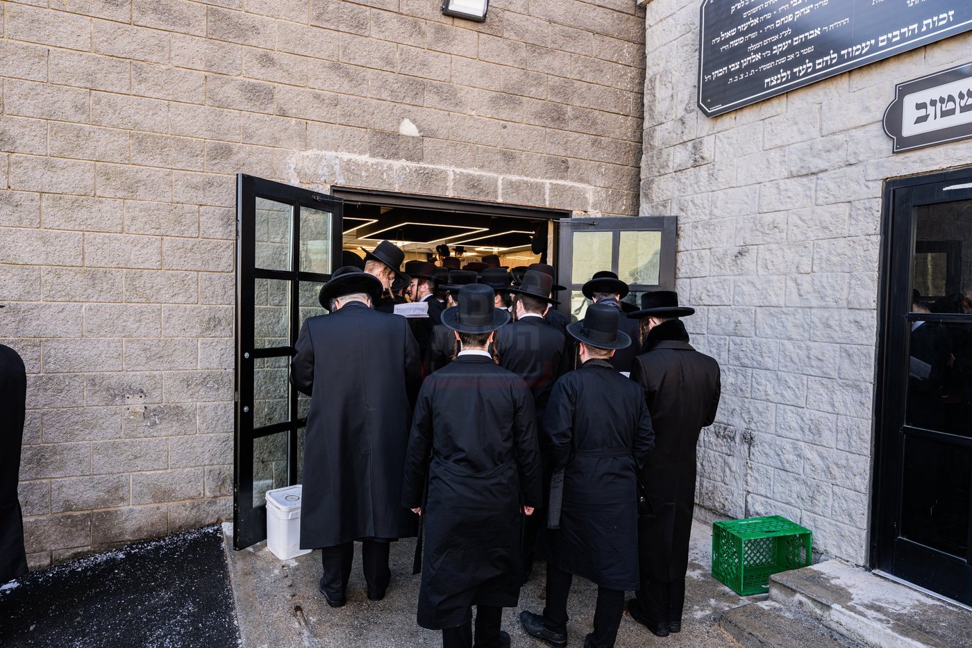 האדמו"ר מסאטמר בתפילה באוהל בית סאטמר