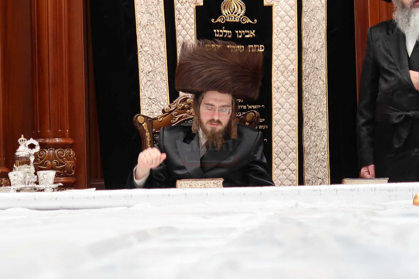 מוצאי שב"ק בצל האדמו"ר מסאדיגורה בלייקווד