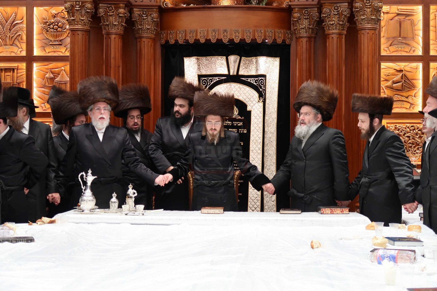 מוצאי שב"ק בצל האדמו"ר מסאדיגורה בלייקווד