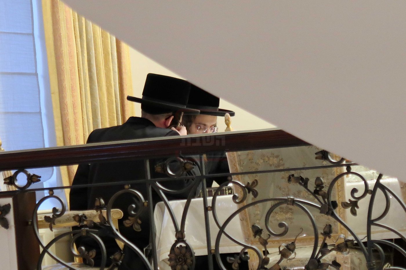 האדמו"ר מסקולען בביקור אצל האדמו"ר מסאדיגורה