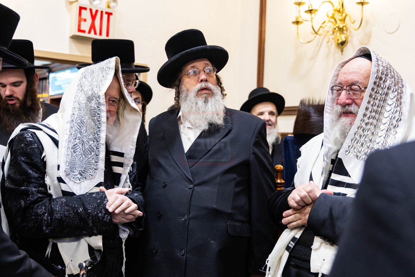 שמחת הוואכט נאכט והברית בחצרות מונקאטש - וויען 