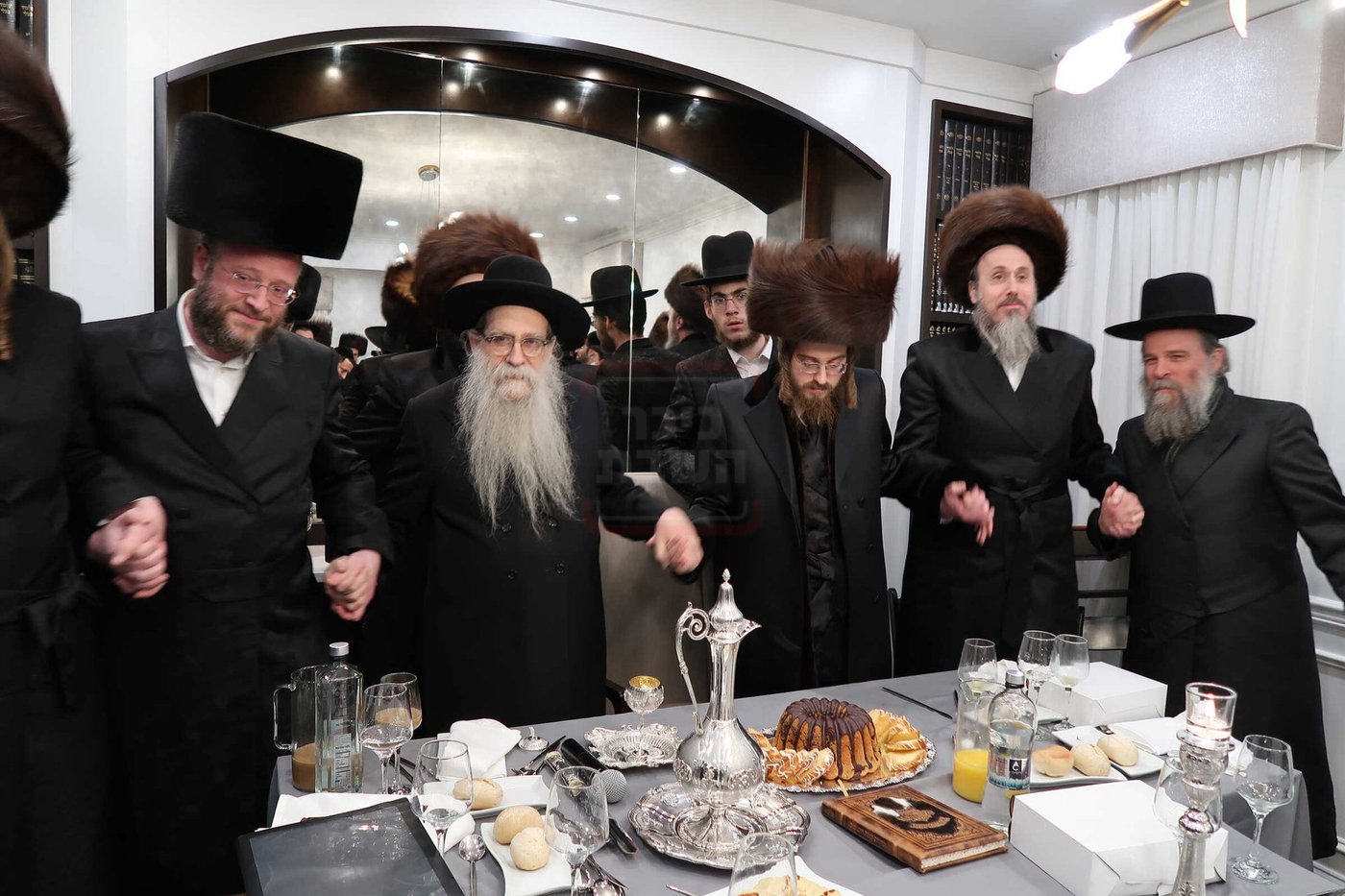 מוצאי שב"ק בצל האדמו"ר מסאדיגורה בלייקווד