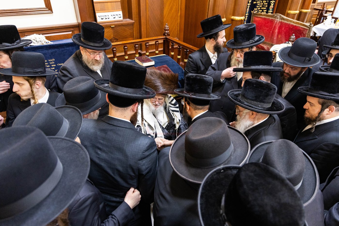 שמחת הוואכט נאכט והברית בחצרות מונקאטש - וויען 