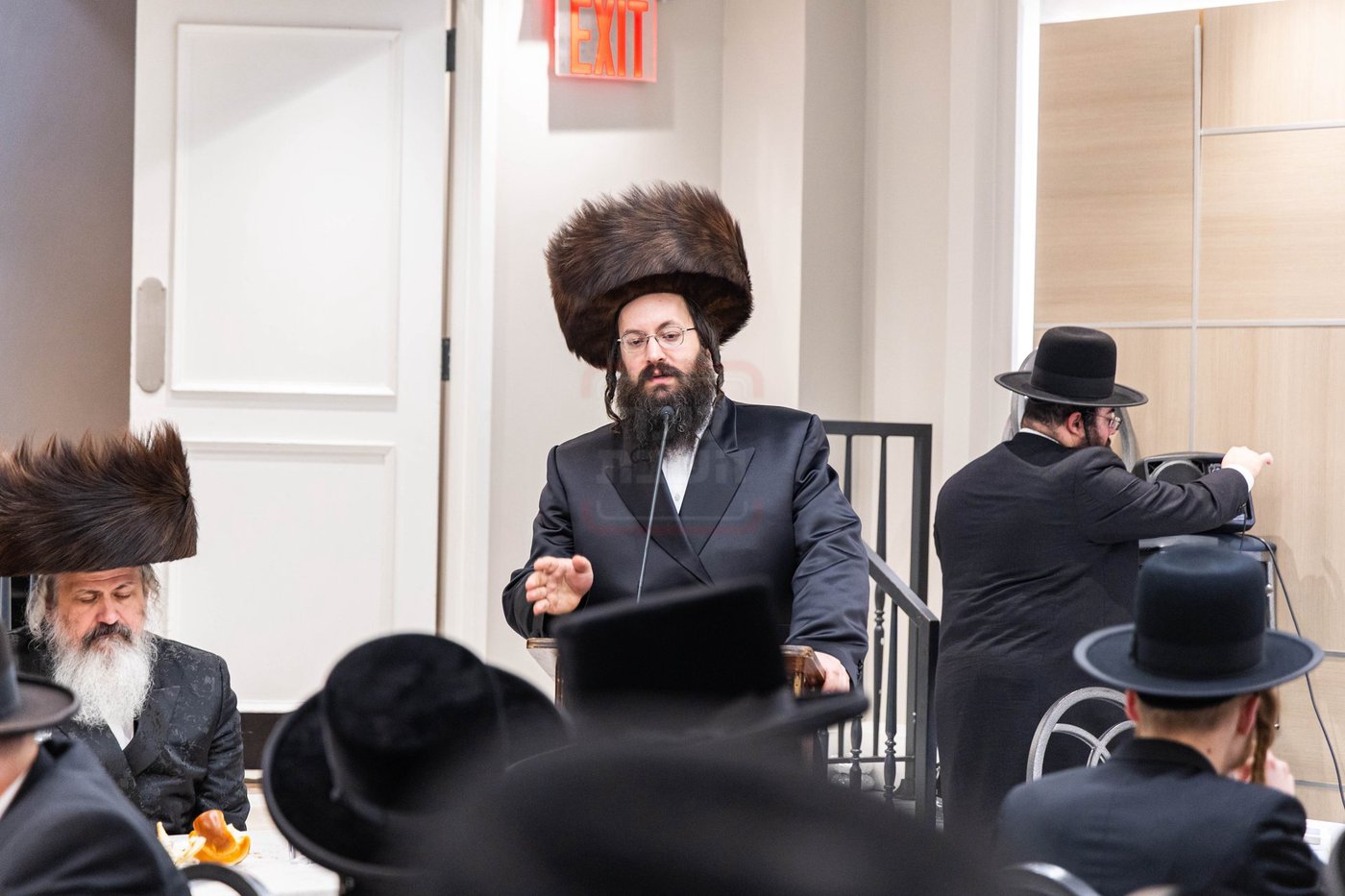 שמחת הוואכט נאכט והברית בחצרות מונקאטש - וויען 