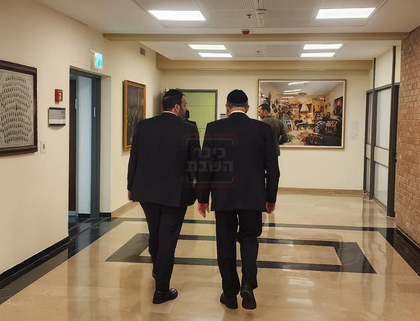 ההרצאה של ראש השב"כ בתלמוד תורה | 'זופניק בכיכר' עם כל התמונות, הנייעס והחשיפות של השבוע