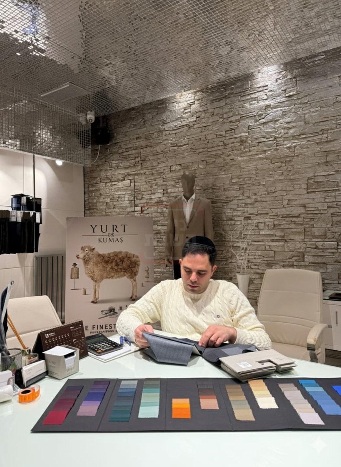 ההרצאה של ראש השב"כ בתלמוד תורה | 'זופניק בכיכר' עם כל התמונות, הנייעס והחשיפות של השבוע