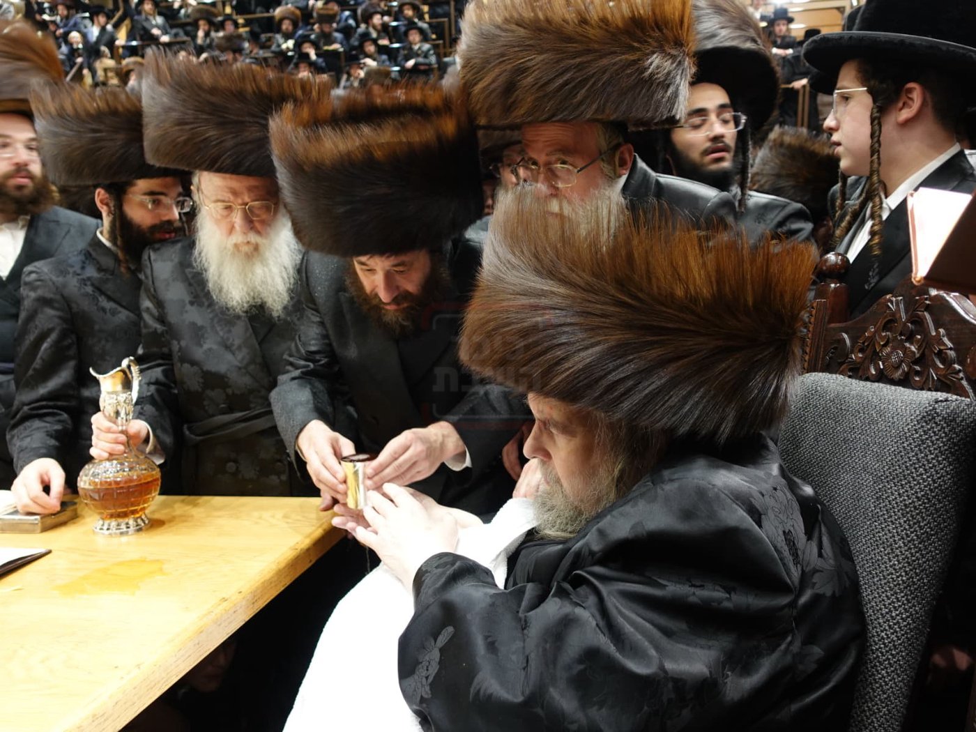 ההרצאה של ראש השב"כ בתלמוד תורה | 'זופניק בכיכר' עם כל התמונות, הנייעס והחשיפות של השבוע