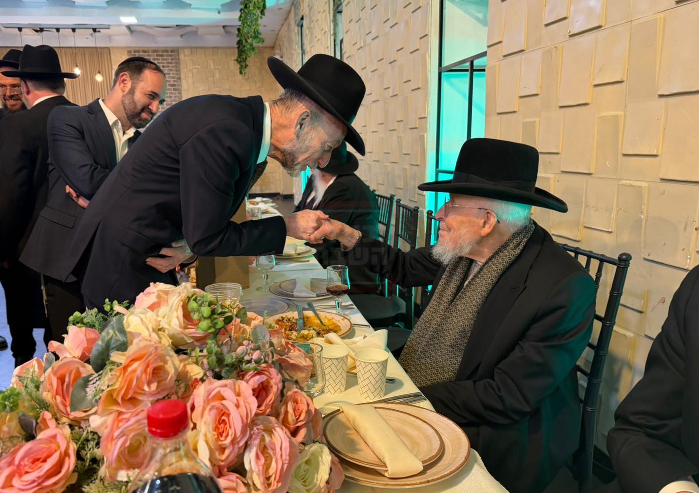 ההרצאה של ראש השב"כ בתלמוד תורה | 'זופניק בכיכר' עם כל התמונות, הנייעס והחשיפות של השבוע