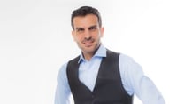"אלוקים נותן כוחות": הסינגל החדש של אסף שפר 