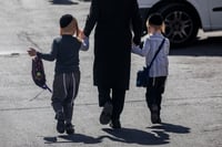 ילדים קטנים בדרך לחיידר | ארכיון, למצולמים אין קשר לכתבה
