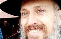 עמרי בן עקיבא בסינגל קליפ חדש: "מצד אחד"