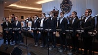 המלחין מארח את מקהלת הילדים "שיר ושבח" לסינגל חדש: "איך שטיי פאר דיר"