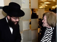 כותב השורות עם הרבנית מגור ע"ה