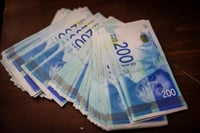 שטרות של מאתיים