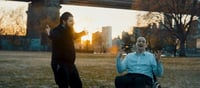 בני פרידמן חושף: הדואט המפתיע על כיסא הגלגלים
