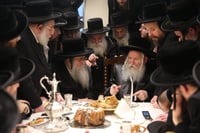 האדמו"ר מבאבוב בביקור אצל הגה"צ רבי אהרן שיף גאב"ד אנטווערפן