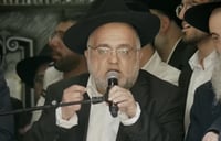 בנו יחידו של ראש הישיבה, רבי גדעון מזוז מספיד 
