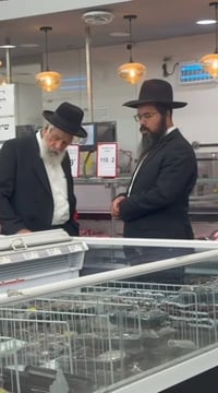 רגע מיוחד: מה עשה הגאב"ד בהישמע צפירת 'יום הזכרון'?