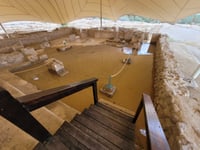 נזקים לאחר השיטפון בבית הכנסת העתיק בגן הלאומי עין גדי