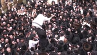 הילולת הרשב"י במירון: הריקודים בחצר הציון הקדוש לא פוסקים | הצטרפו לשידור החי • צפו