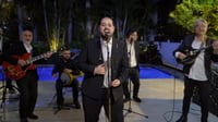 טל צמח במחרוזת חתנים קצבית ומרקידה
