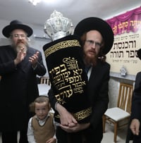 זוכה ספר התורה של יד לאחים