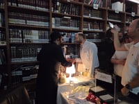 חננאל גז בביקור אצל הגאון הינוקא