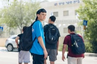מה גרם לנער תל אביבי לבחור בישיבה במודיעין עילית? התשובה שלו תשאיר אתכם עם דמעות >>