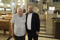 השבוע עם אייזיק בבית הכנסת הגדול