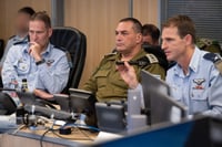 הרמטכ"ל זמיר עם לוחמי חיל האוויר