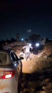 אירוע חריג בבנימין: אזרחים ישראלים תקפו חיילים, צעיר נורה בכתפו מאש צה"ל