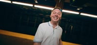 משה כהן בסינגל קליפ חדש: "עוזר דלים"