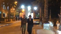 הרב יצחק אייזיק מאיר זלמנוביץ ז"ל, עם נכדו ישכר זלמנוביץ