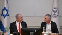 "הכל התחיל בביפרים": כך נראה ביקור נתניהו במטה המוסד 