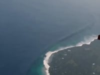 דרמה עולמית: גלים בגובה של חמישה מטרים נמדדו ברוסיה | כוננות צונאמי במספר מדינות