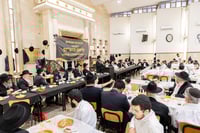 סיום הש"ס בישיבה גדולה בכפר חב"ד