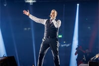 אוהד מושקוביץ מפתיע בלחן משותף עם בנו: "לנצח"