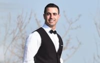 הפייטן והחזן בסינגל ביכורים: "מעל הזמן"  