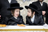 שמחת בר המצווה לתאומים מסאטמר