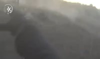 תיעוד מטורף: כך נראה המרדף בשטח אחרי האופנוען - עד שהחליק
