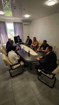ביקור שגריר ישראל באוקראיינה מיכאל ברודצקי אצל רבה של העיר אומן 