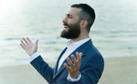 הזמר ששב בתשובה בסינגל קליפ בכורה: "אחרי כל הפשעים"