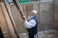 בניית סוכה