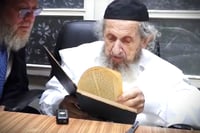 איזה ספר מוסר ראש הישיבה הגאון רבי דב לנדו 'אוהב' ומה זו "תשובה שלימה"? | שו"ת מיוחד לערב כיפור