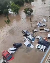 טרגדיה במקסיקו: עשרות בני אדם נהרגו בהצפות; 100,000 בתים נפגעו 