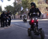 כוח משטרה מאבטח את ביקור סגן הנשיא