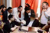 בר אצל הגרמ״ה הירש ואיש התקשורת ישראל כהן