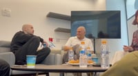 "נשכבנו על הרצפה": איתן מור משחזר את רגע האימה מול המצלמות