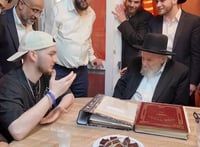 "איך אתה מרגיש?" התעניין ראש הישיבה בהתרגשות - ושורד השבי סיפר על מה שעבר | התיעוד המלא