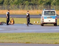 הפעילים על מסלול ההמראה